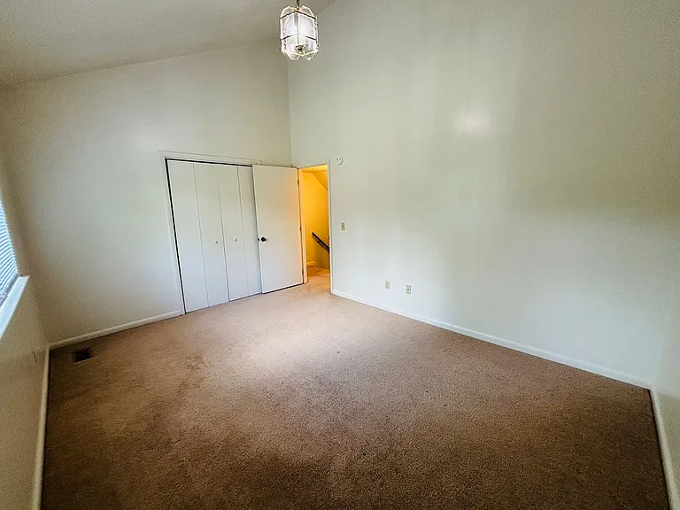 253 Fairfax Rd — Photo 11