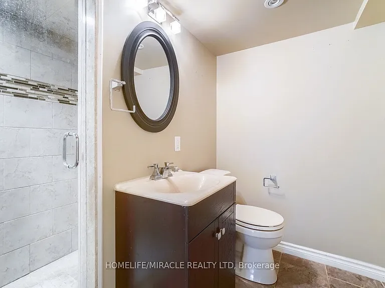 520 Gillmoss Rd #BASEMENT — Photo 12