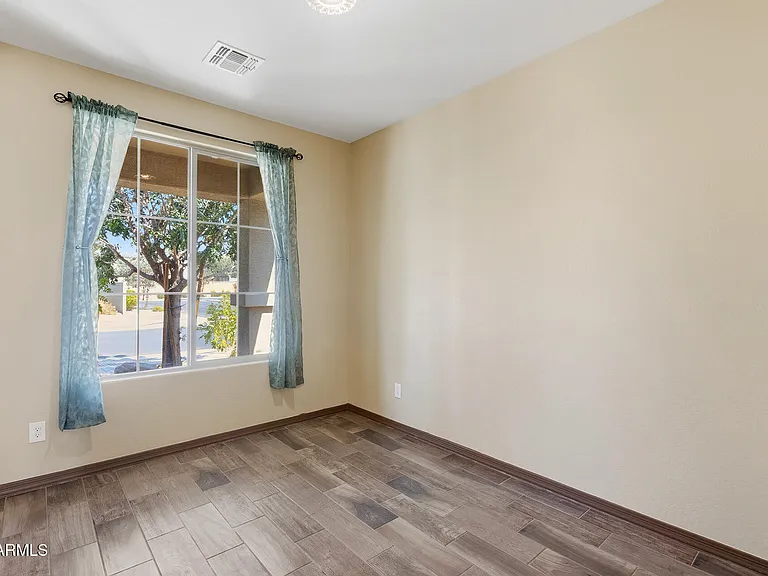 7422 S 28th Pl — Photo 7