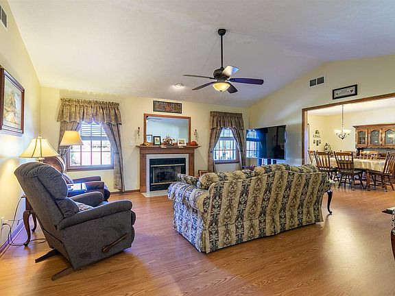 3rd image of 10144 Neenah Dr