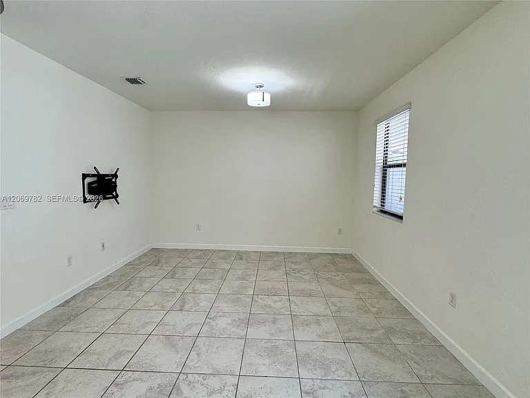11424 SW 252nd St — Photo 13