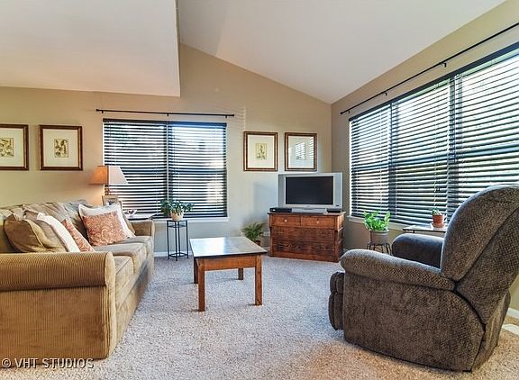 3rd image of 1284 Jenna Dr APT A