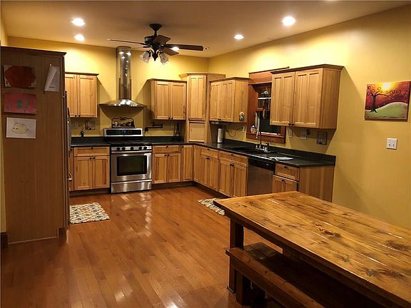 4th image of 826 S County Road 325 W