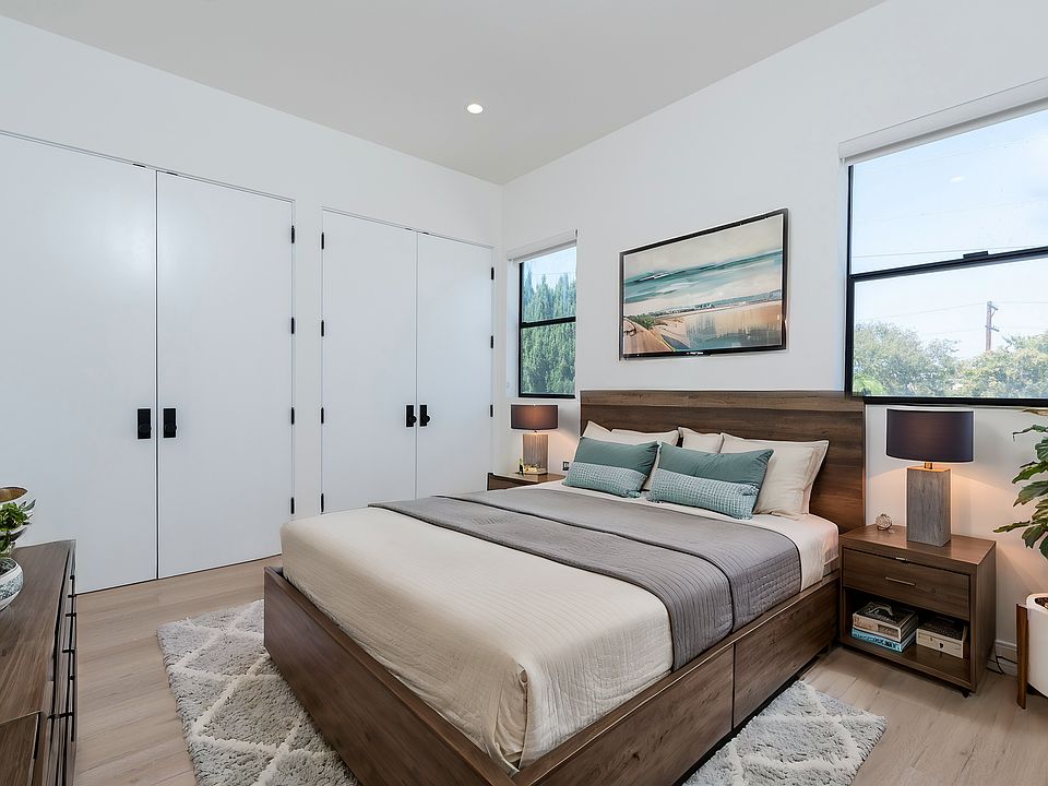1st image of 6075 6079 1/2 Cashio St