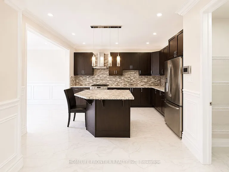 885 Farmstead Dr #UPPER — Photo 8