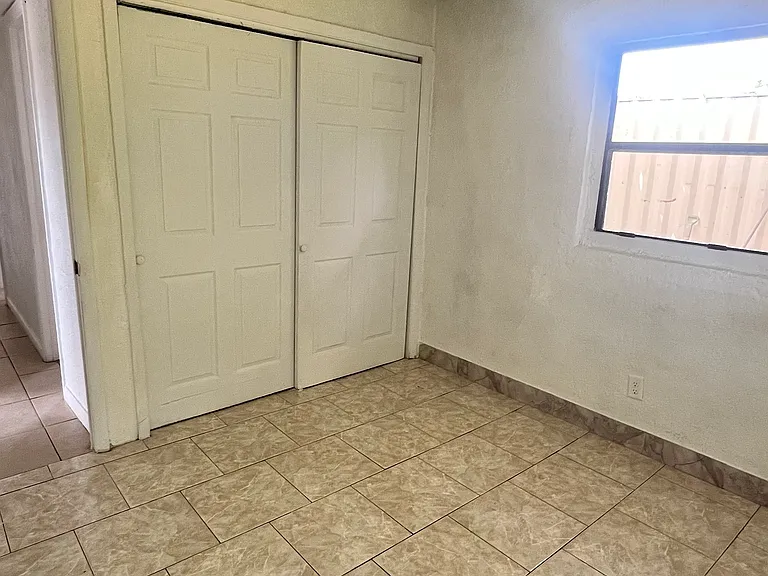 1742 NW 29th Way — Photo 12