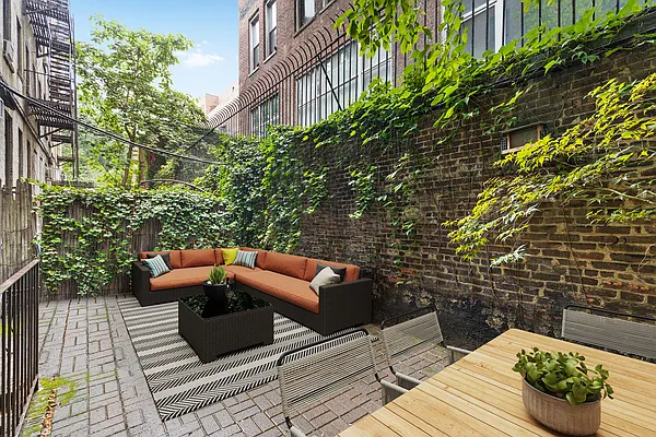 Rented by Compass | media 9