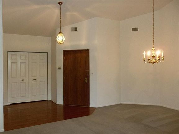4th image of 534 Banyon Ln APT C