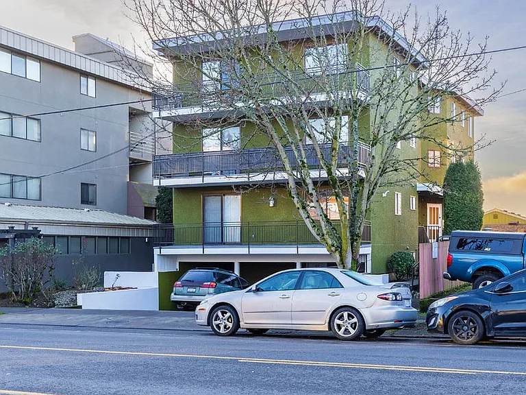6549 California Ave SW — Photo 32
