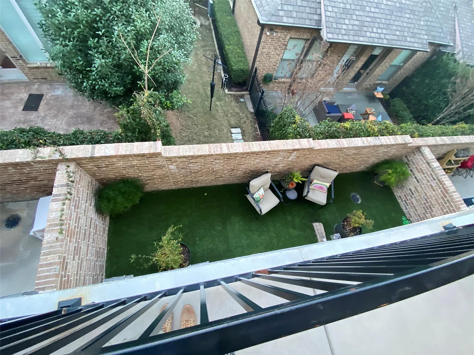 3 bed, 3.5 bath, 2296 sqft, $3,695 — Photo 2