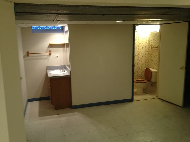 429 E Jarvis Ave — Photo 21