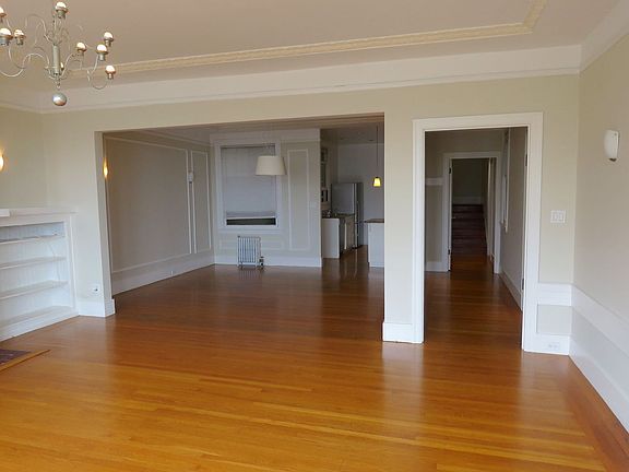 3rd image of 137 Clifford Ter APT 1