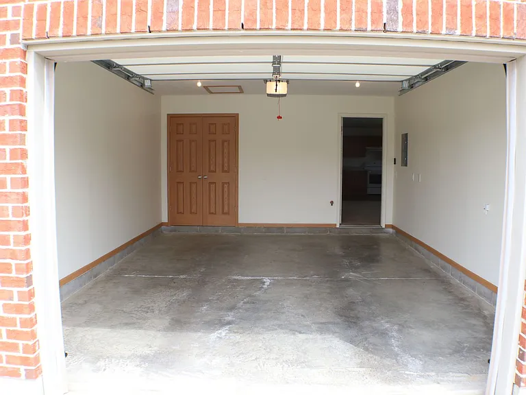 2240 Morning Glory Cir — Photo 22
