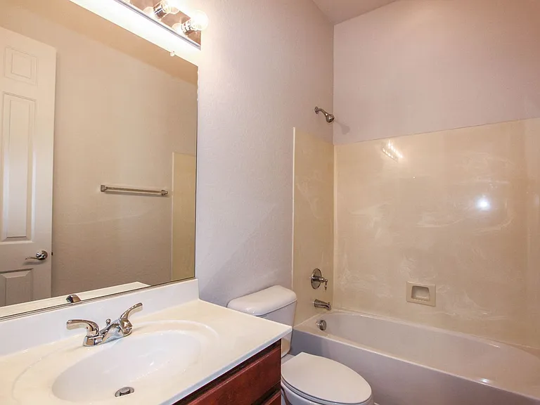 6318 E Boothwyn St — Photo 8