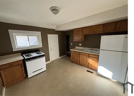 2 bed, 1000 sqft, $1,250 — Photo 1