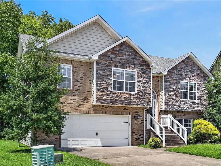 3702 Windmill Ct — Photo 3