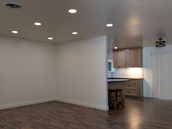 3rd image of 640 Terrace Dr