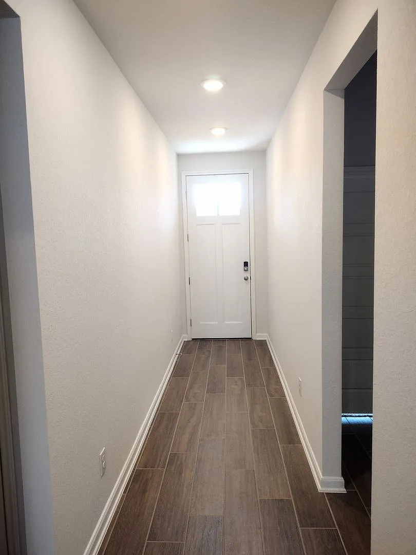Beautiful 4 bedroom new build, it is a must see!! — Photo 2