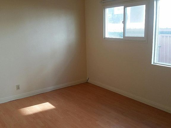 4th image of 15904 Sherman Way APT 2