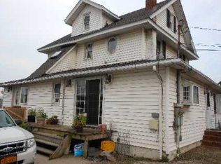 1 East Ave, Lawrence, NY 11559