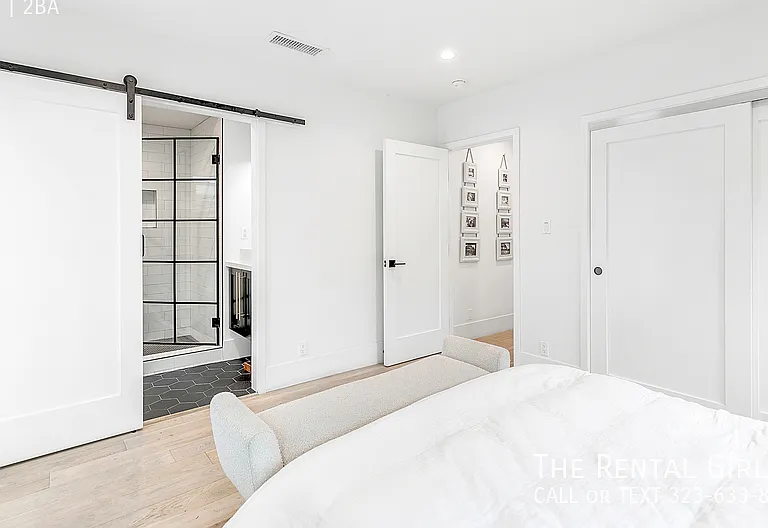 1154 N Alexandria Ave — Photo 22