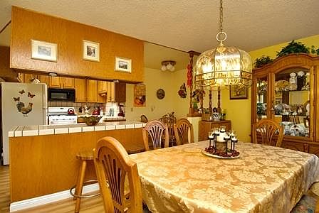 5th image of 130 Pecks Ln