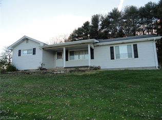 1167 Rolling Acres Rd, New Cumberland, WV 26047