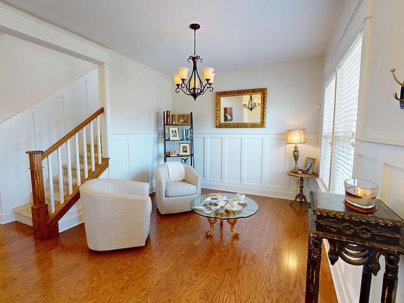 4th image of 1012 Nunnery Ln