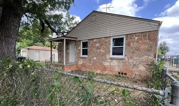 3045 Pioneer Ave — Photo 4
