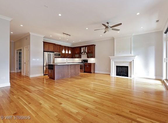2nd image of 4860 N Clark St #3N