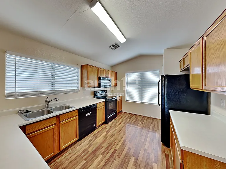 11440 W Sheridan St — Photo 3