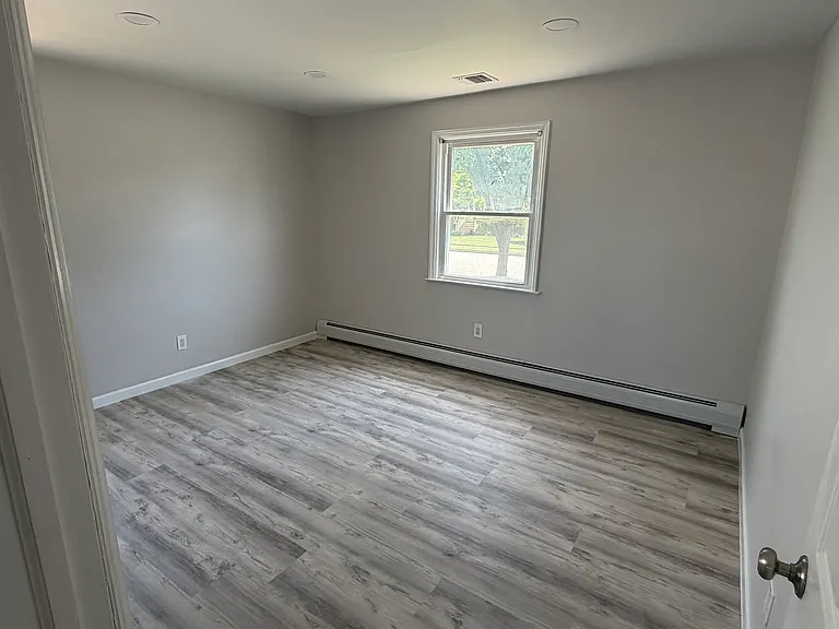 132 Concord St — Photo 8