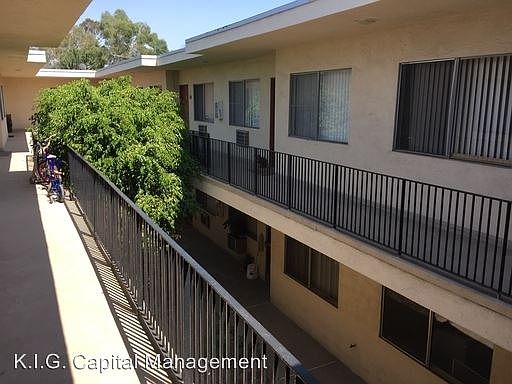 3rd image of 7356 Haskell Ave APT 21