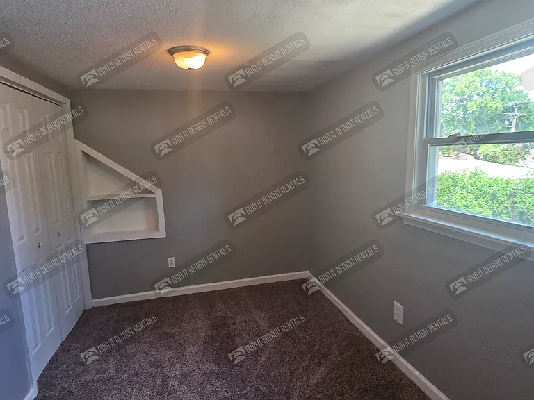 22889 Oakwood Ave — Photo 19