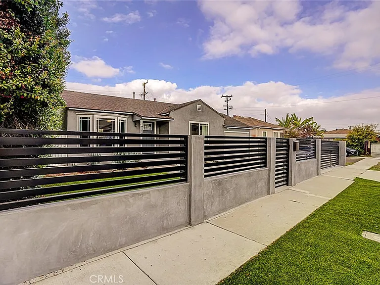 4909 W 117th St — Photo 36