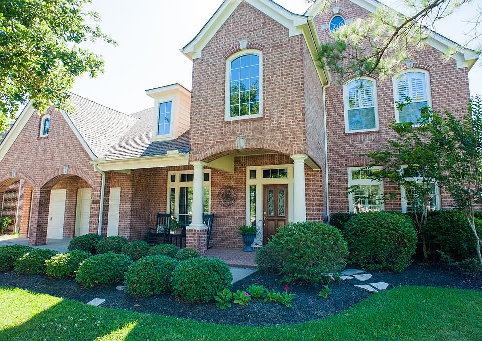 1st image of 2803 Burr Oak Dr