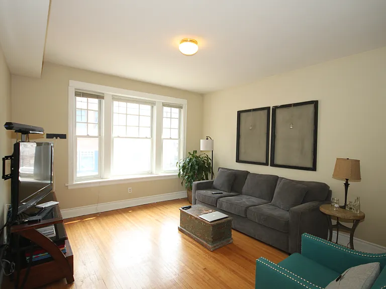 1336 W Belmont Ave #3 — Photo 3