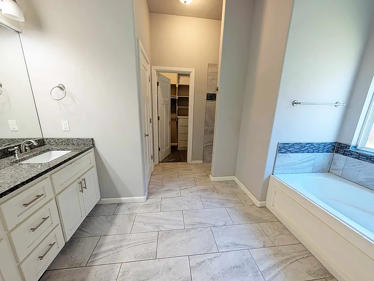 2349 Santa Monica St — Photo 10