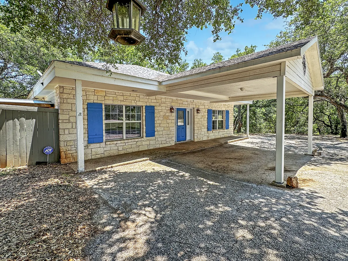 Building Photo - 2407 Ranch Road 2831