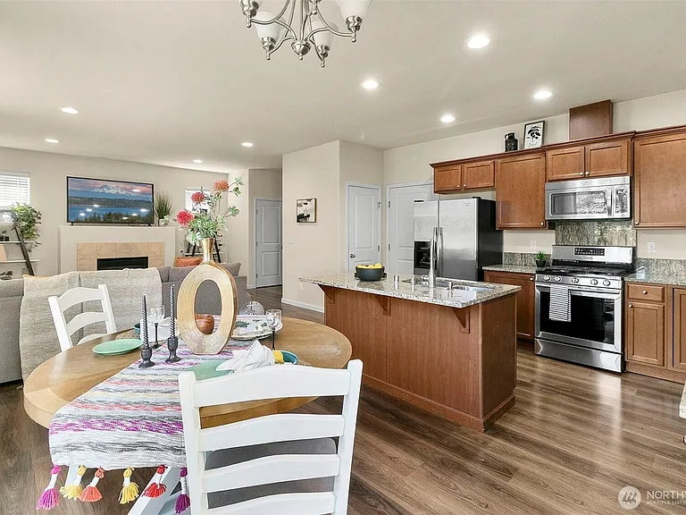 1714 Craig Rd SE — Photo 6