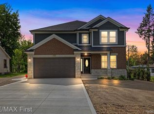 3408 Eastern Ave, Rochester Hills, MI 48307