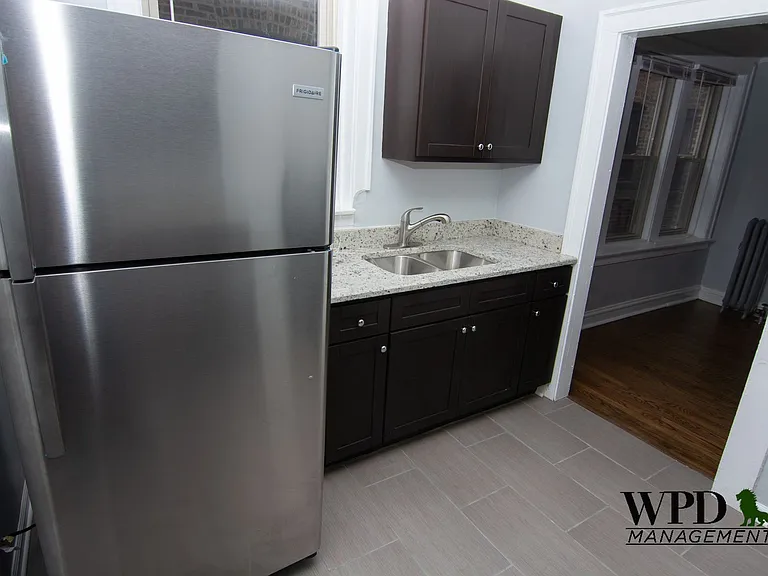 7635 S East End Ave — Photo 3