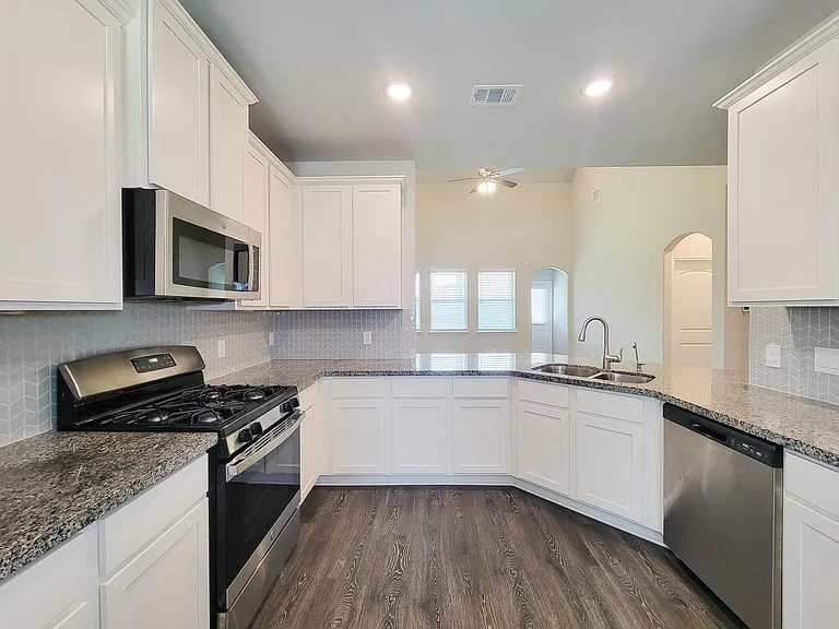 10423 Astor Point Trl — Photo 10