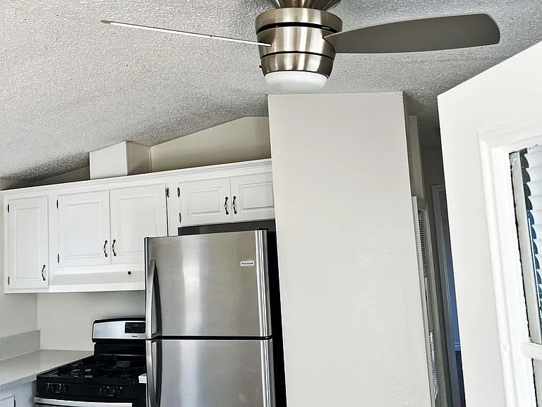 133 E 16th St #46 — Photo 6