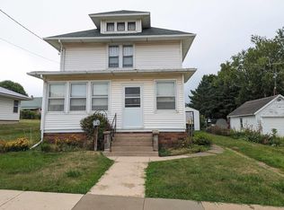 20 2nd Ave NE, Waukon, IA 52172