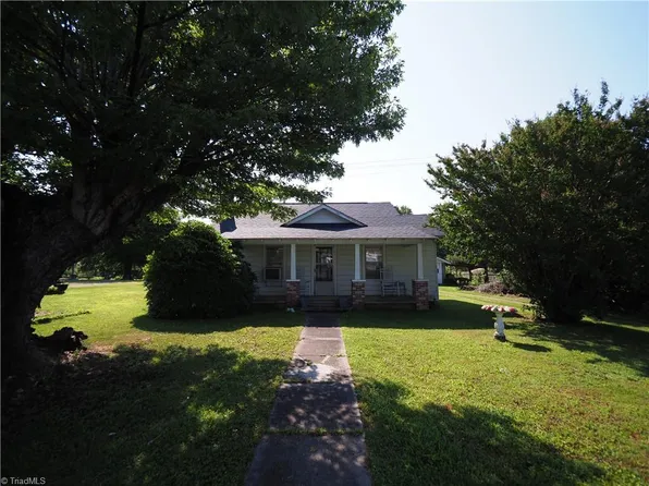 1186 McBride Rd, Mount Airy, NC 27030