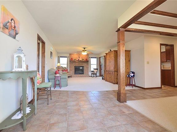 4th image of 836 Mayfield Dr