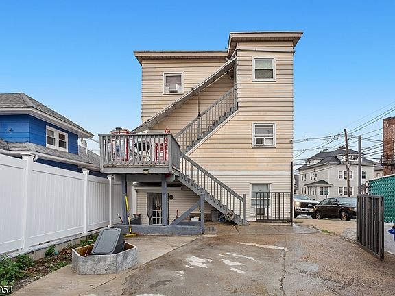 5th image of 83 Westminster Pl
