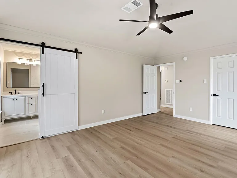 900 Morgan Hill Dr — Photo 16