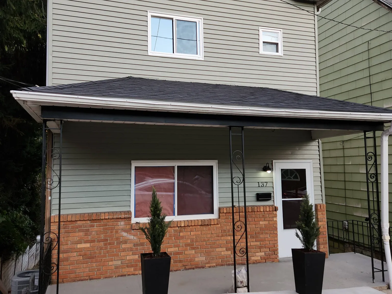 3 bed, 1.0 bath, 1200 sqft, $1,600 — Photo 3